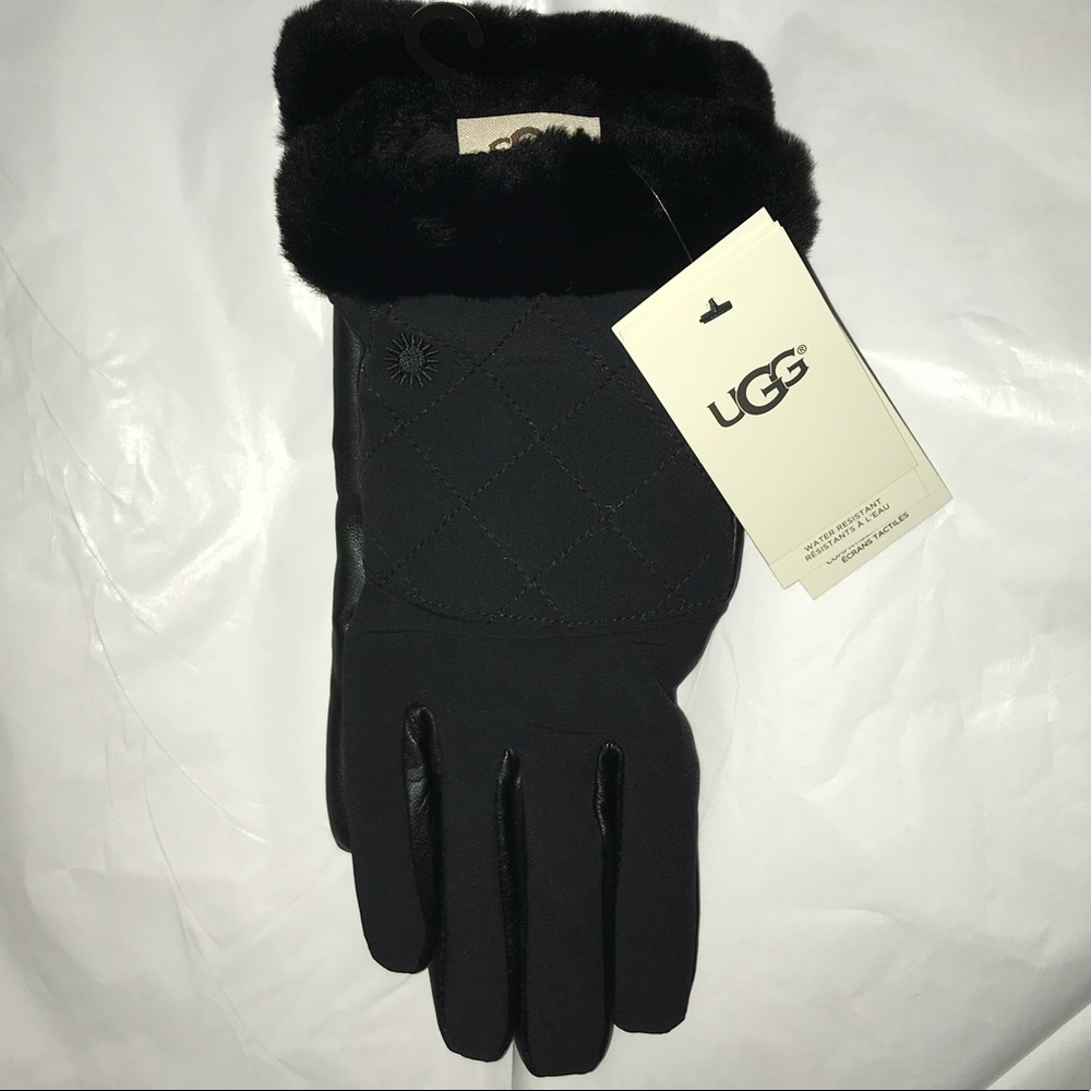 Ugg Nylon Smart gloves with fur